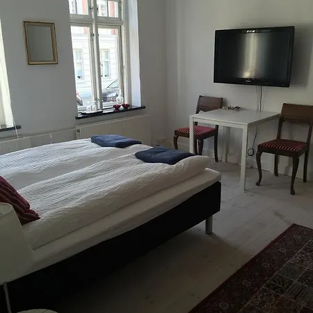 Bed & Breakfast Sweethome 2*