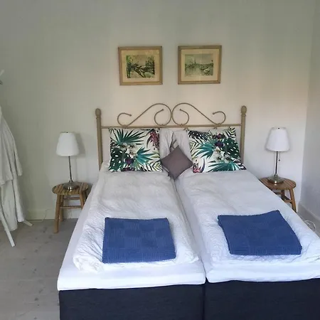 Bed & Breakfast Sweethome 2*