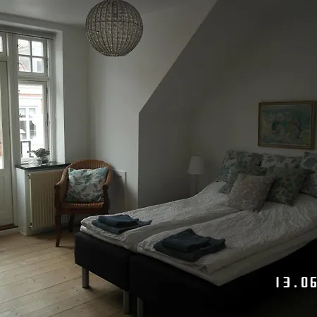 Bed & Breakfast Sweethome 2*
