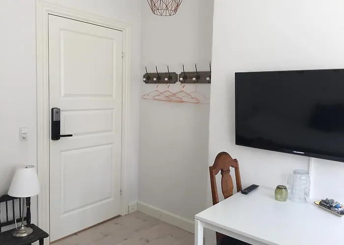 לינה וארוחת בוקר Sweethome אסביירג